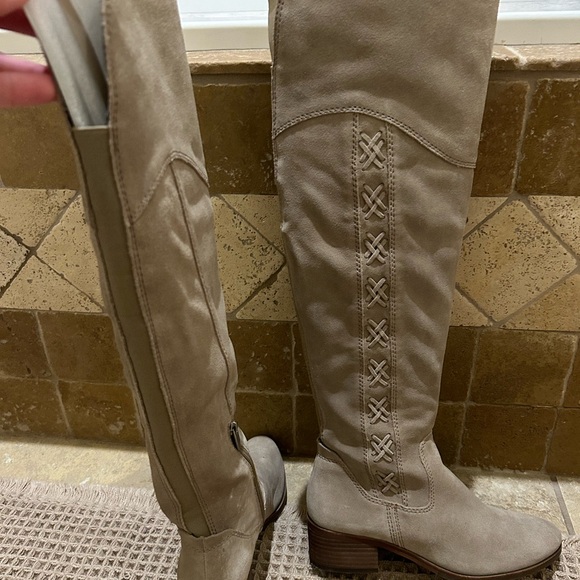 Vince Camuto boots - Picture 3 of 7